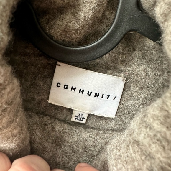 Aritzia Community Wool Turtleneck Sweater - Picture 7 of 8